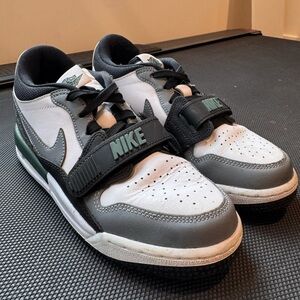 Nike Youth Air Jordan Legacy 312